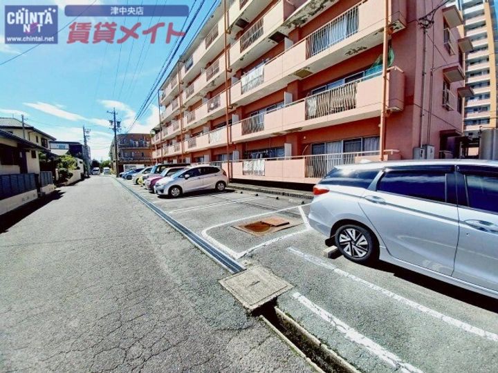 リパルティーレ津新町 B棟の地図