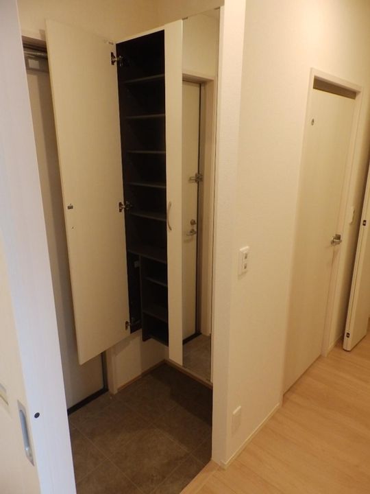 広島県福山市東深津町2(アパート)の賃貸物件の玄関