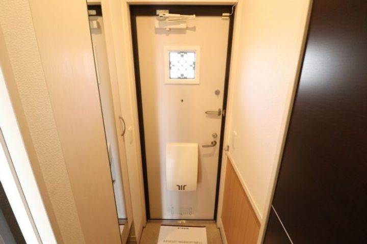 プランドール輝 Aの玄関