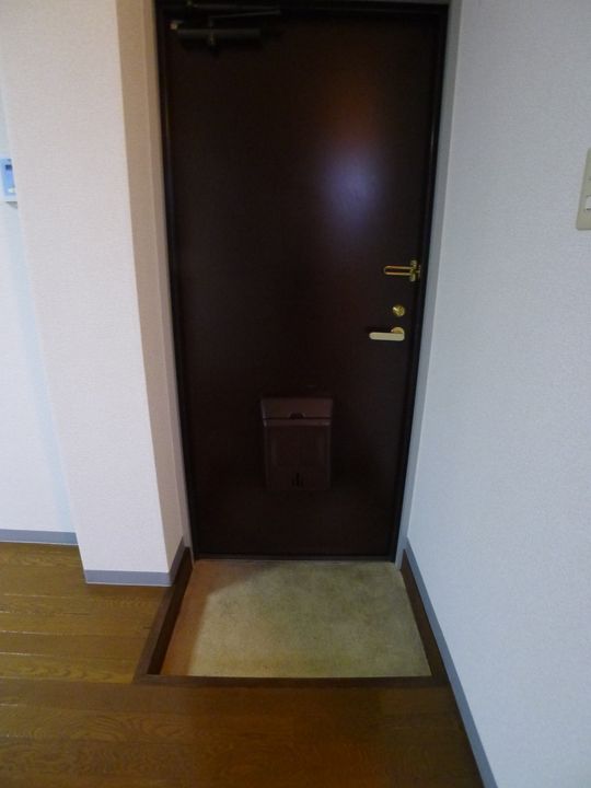 愛知県名古屋市千種区神田町(マンション)の賃貸物件の玄関