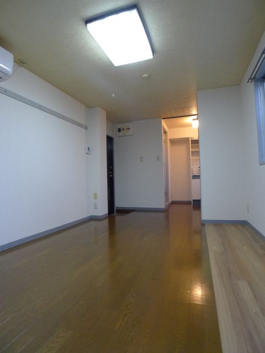 愛知県名古屋市千種区神田町(マンション)の賃貸物件の居間