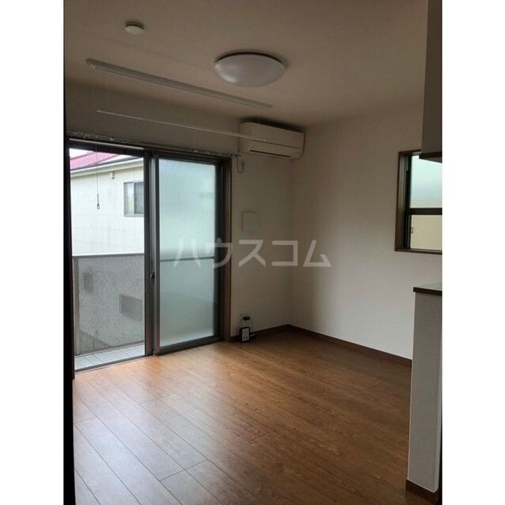 クレール東大宮の居間