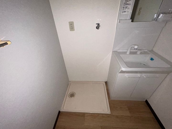 キャンパスサイドの内装