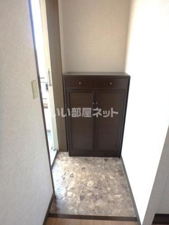 埼玉県川口市桜町1(マンション)の賃貸物件の玄関