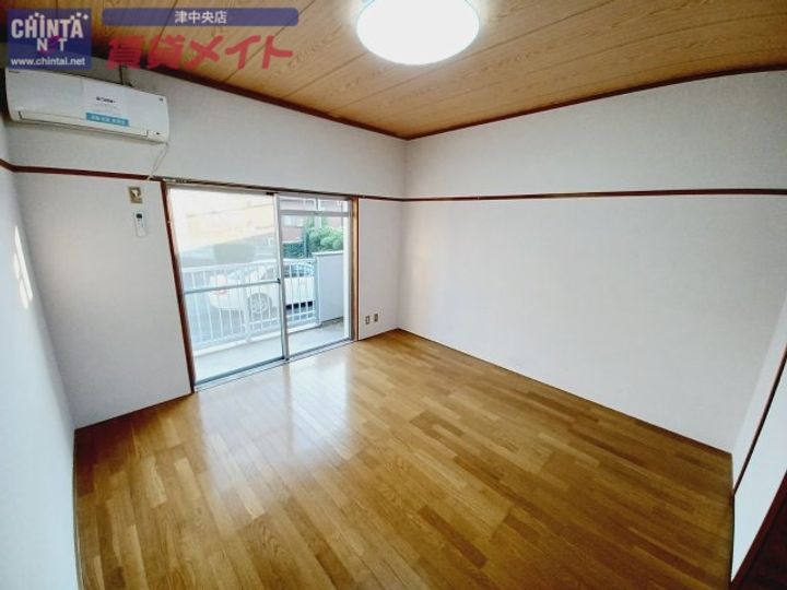 フジタハイツの居間