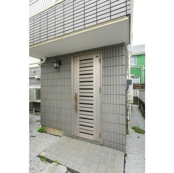 東京都世田谷区瀬田5(一戸建)の賃貸物件の玄関