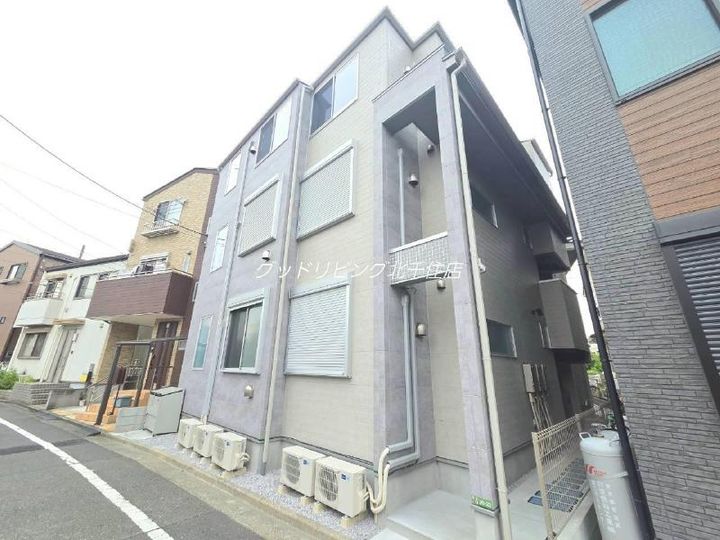 クロス西新井の外観