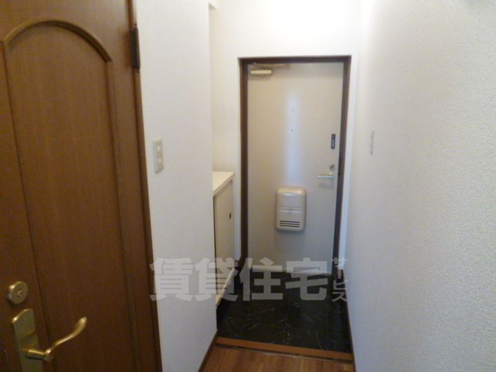 SUNハイム城南の玄関