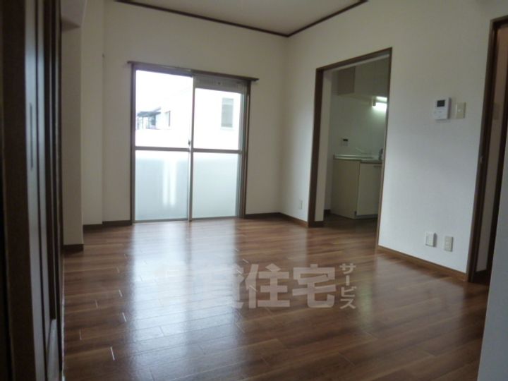 SUNハイム城南の居間