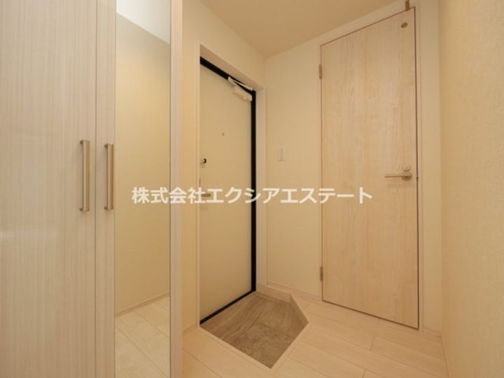 ハーモニーテラス伝法Vの玄関