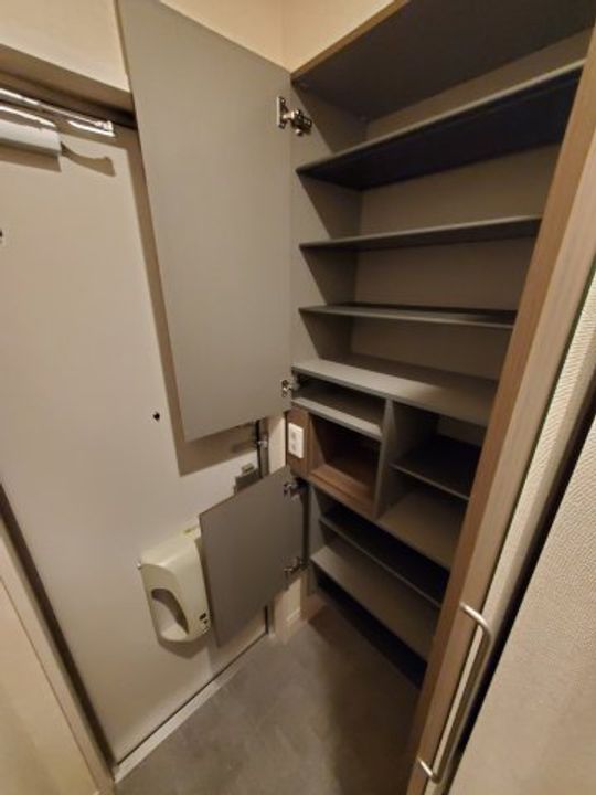 D-ROOM大館町の玄関