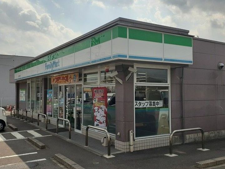 アンソレイユの周辺