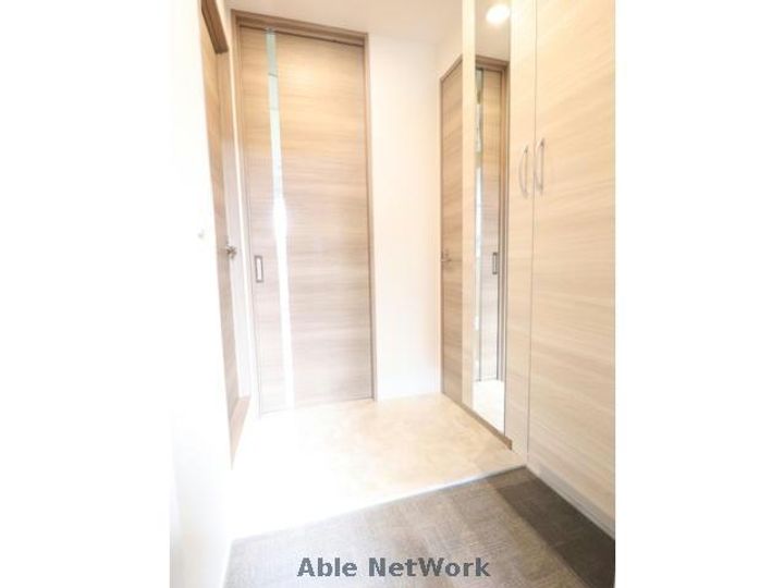 ミル・ルミエールIIの玄関