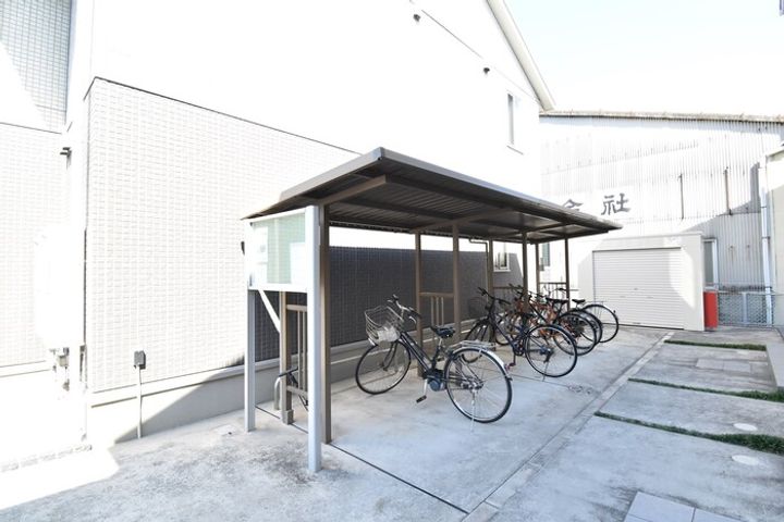 香川県坂出市築港町1(アパート)の賃貸物件の地図