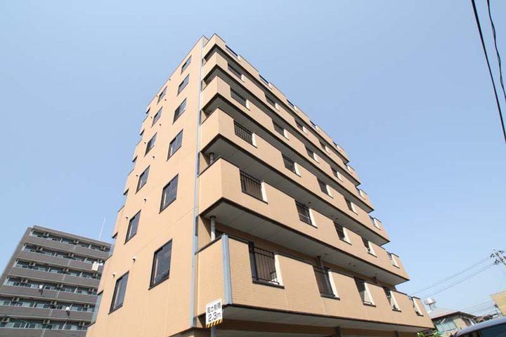 アドバンスの外観