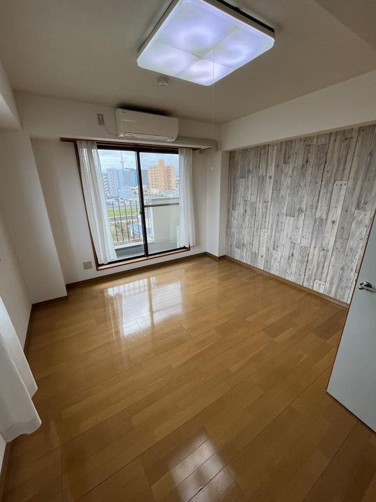 アドバンスの居間