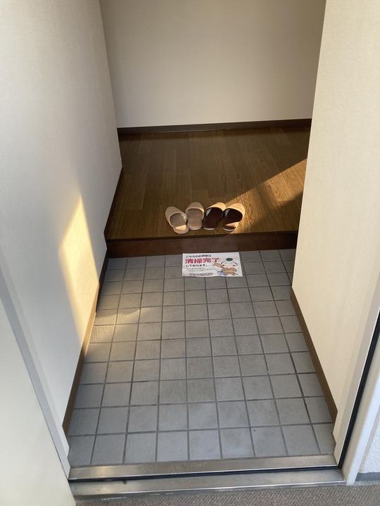 幸マンションIIの玄関