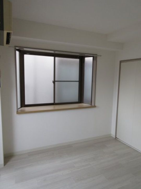 グランドハイツユタカIIの居間