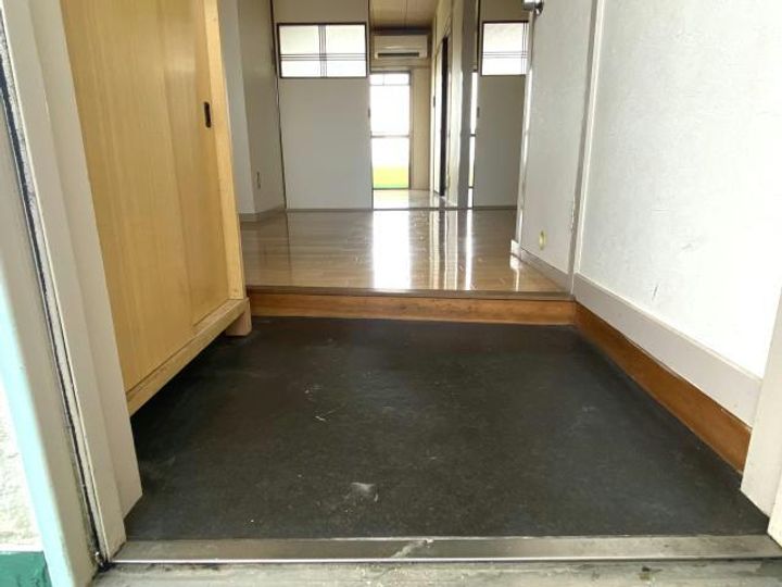 福島県郡山市安積町日出山4(マンション)の賃貸物件の玄関