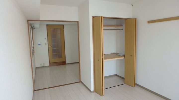ヴィラ東中通の居間