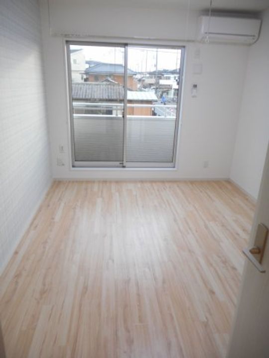 埼玉県東松山市日吉町(アパート)の賃貸物件の居間