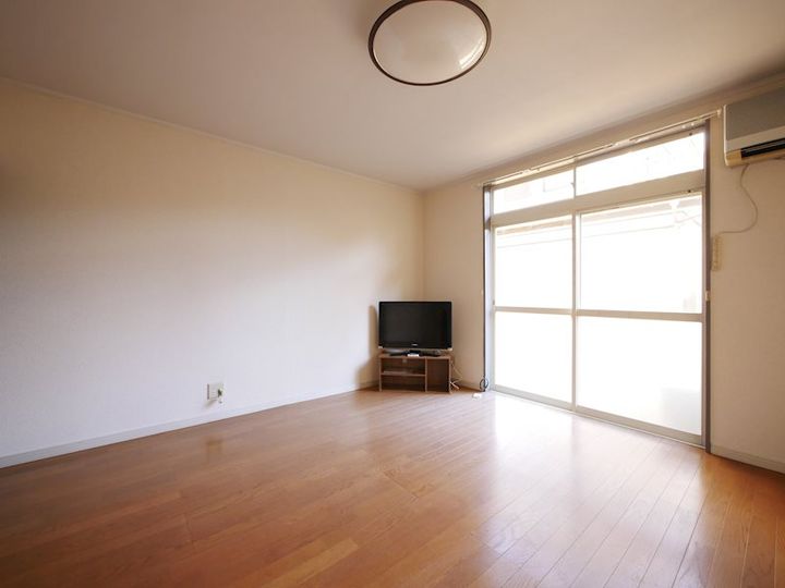 コーポクボタの居間