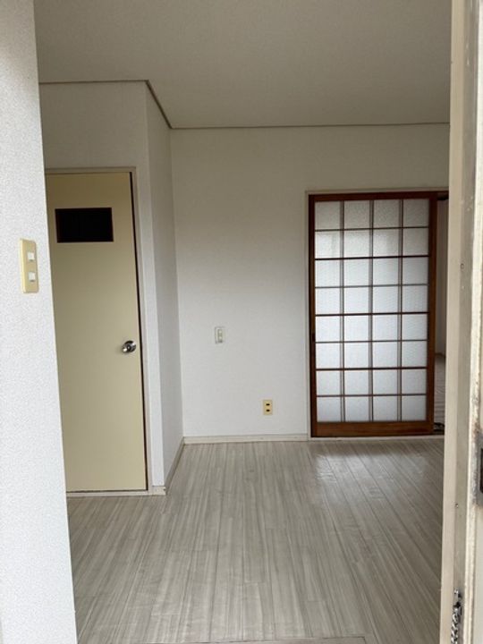 メゾン齋藤の玄関