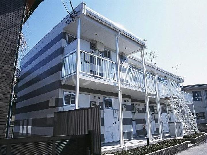 レオパレスIRONの外観