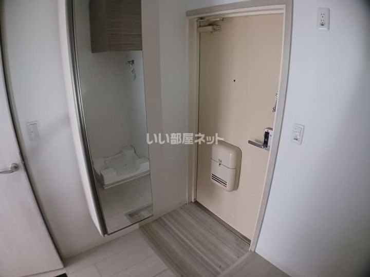 奈良県奈良市芝辻町4(マンション)の賃貸物件の玄関