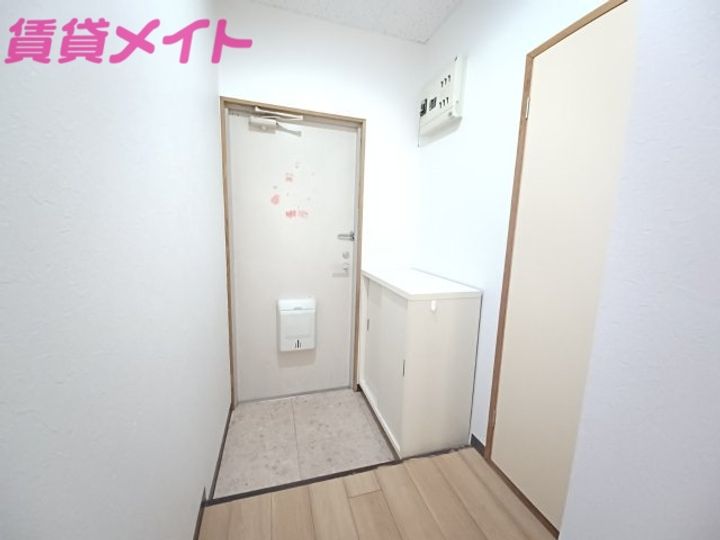 パークビレッジ亀山の玄関