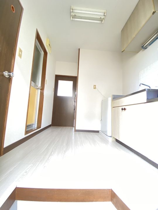 広島県東広島市西条町寺家(マンション)の賃貸物件の玄関