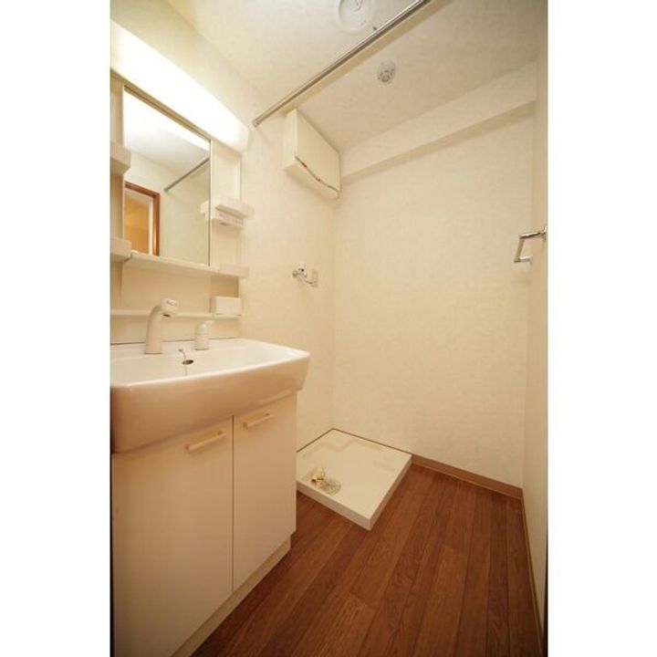 HAPPY FUN 八事石坂の内装