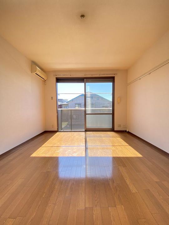 メゾンサンフラワーB棟の居間