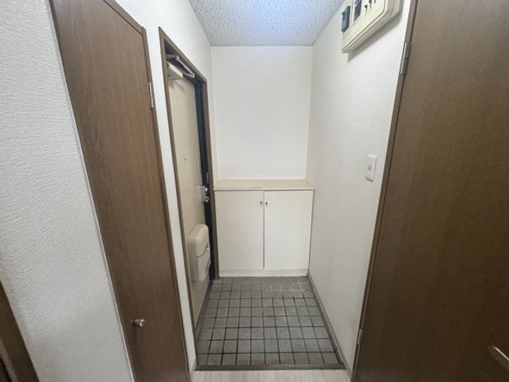 グレースマンションの玄関