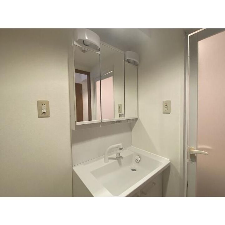 コモドール雷門の内装