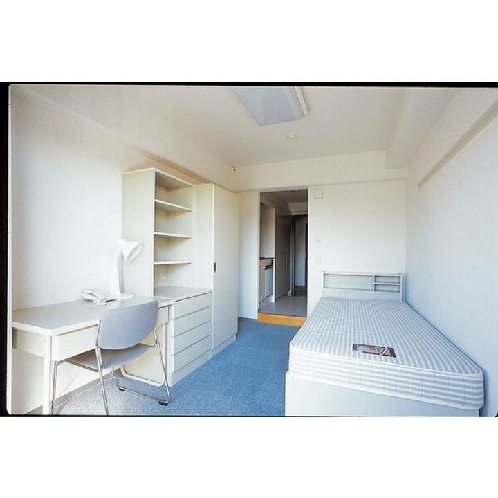 ドーミー福田町の居間