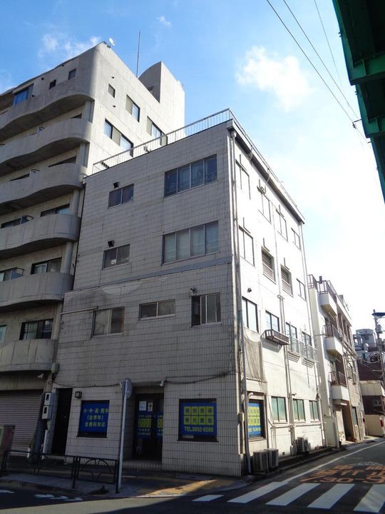 小林ビルの外観