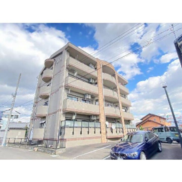 アドヴァンスの外観