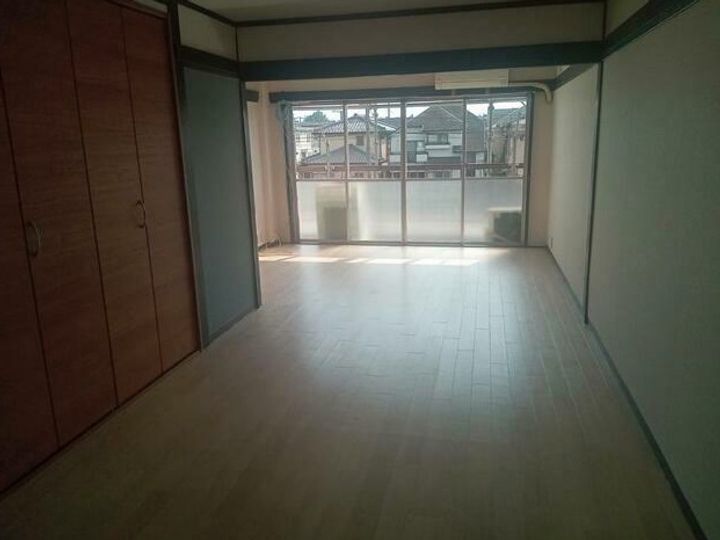 大辰マンションの居間