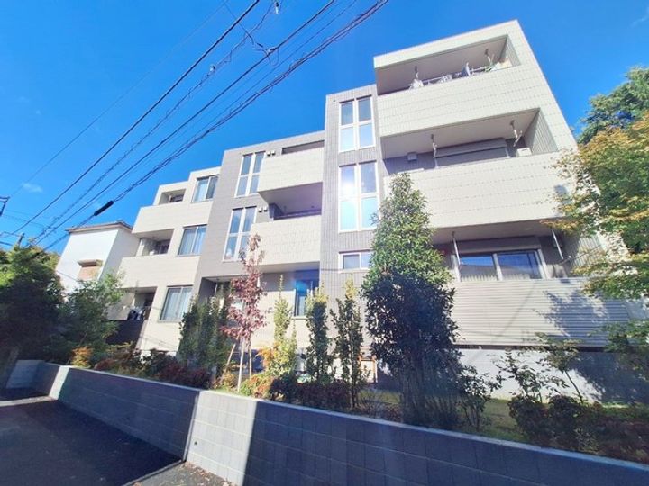 東京都世田谷区北沢4(マンション)の賃貸物件の外観