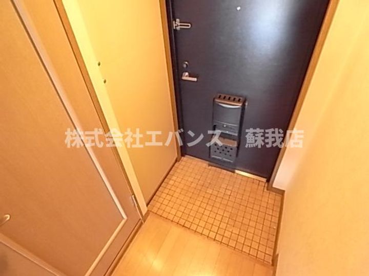 フィールドハウス千葉寺参番館の玄関