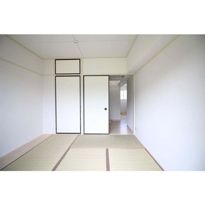 グラッツアモーレ高岡の内装