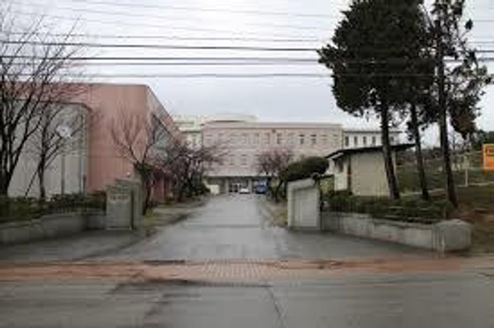 グラッツアモーレ高岡の周辺