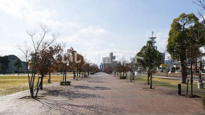 グランフラーヴの周辺