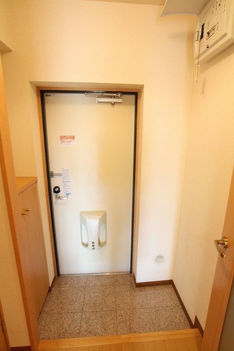 スカイコート高尾の玄関