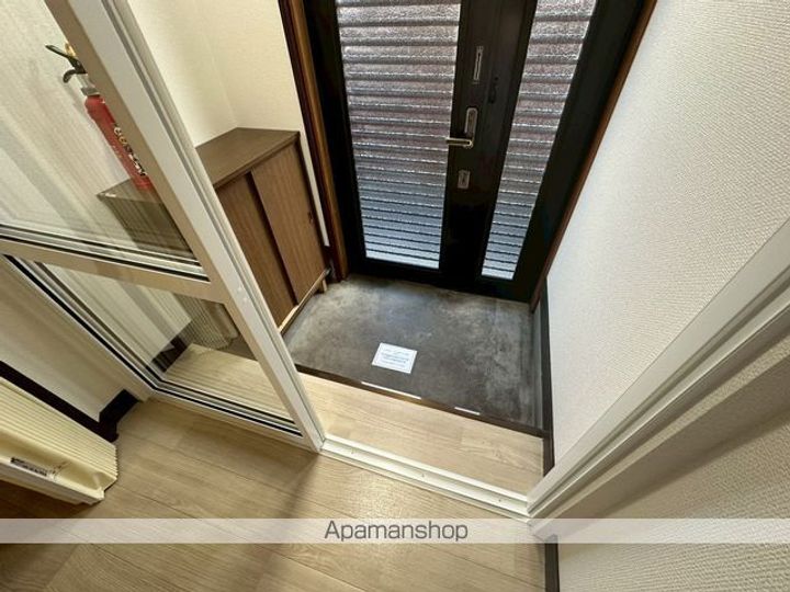 コーポラスふせの玄関