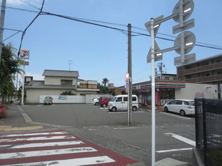リンピアIIBの周辺