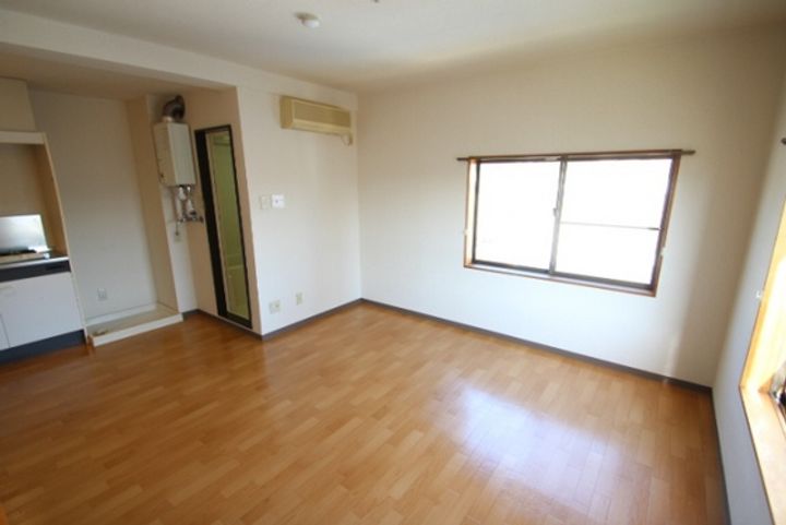 みなとやコーポの居間