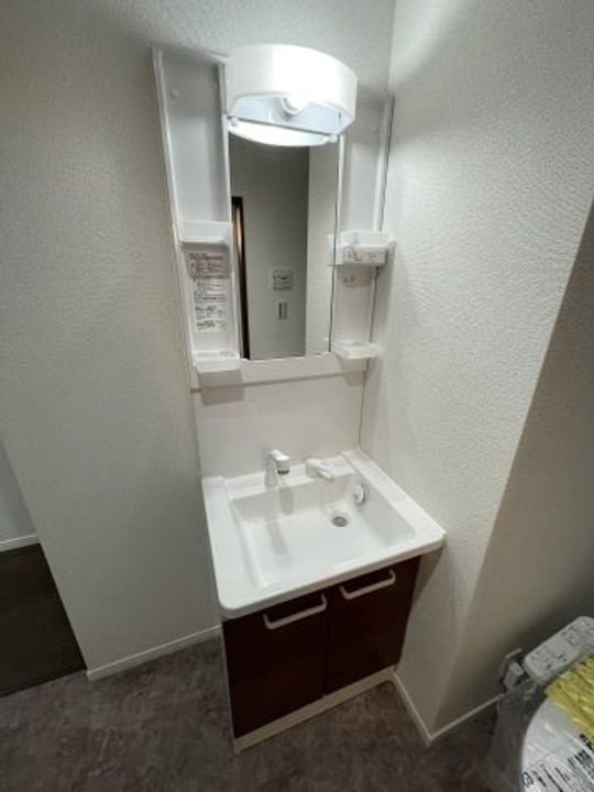 ベイルーム県立大学IIの内装