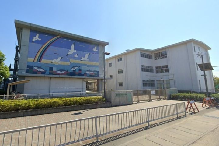 アバンティ小土の周辺